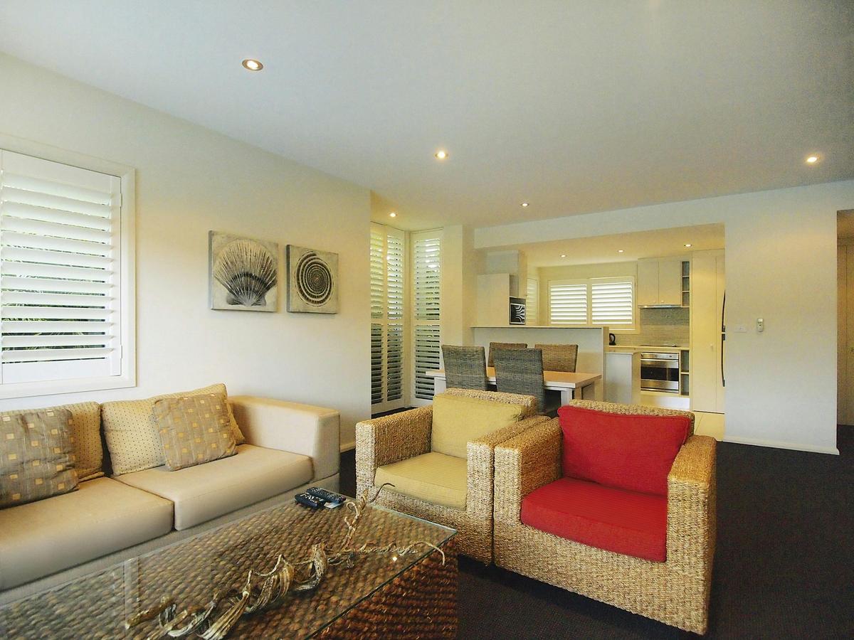 One Bedroom Swimout - Living