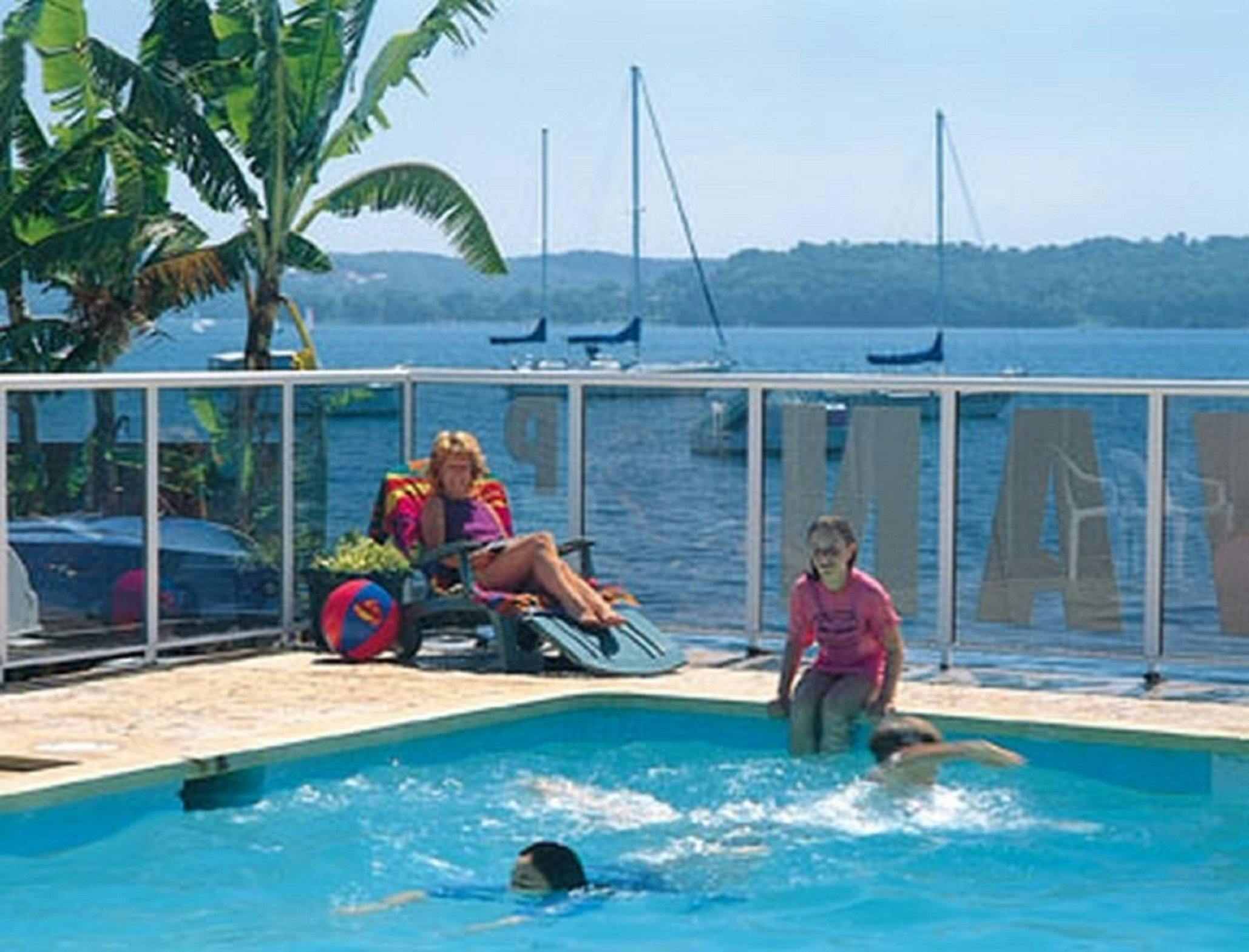 Paradise Palms Carey Bay