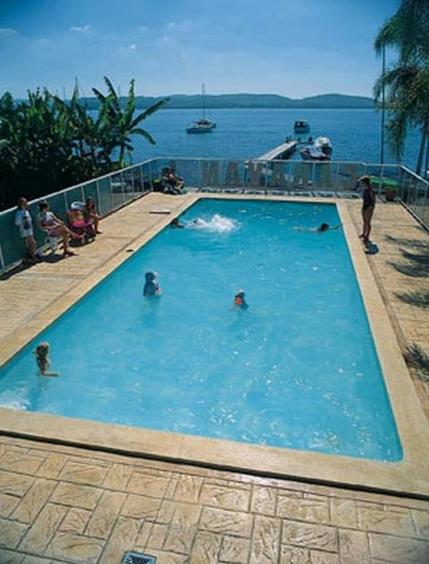 Paradise Palms Carey Bay