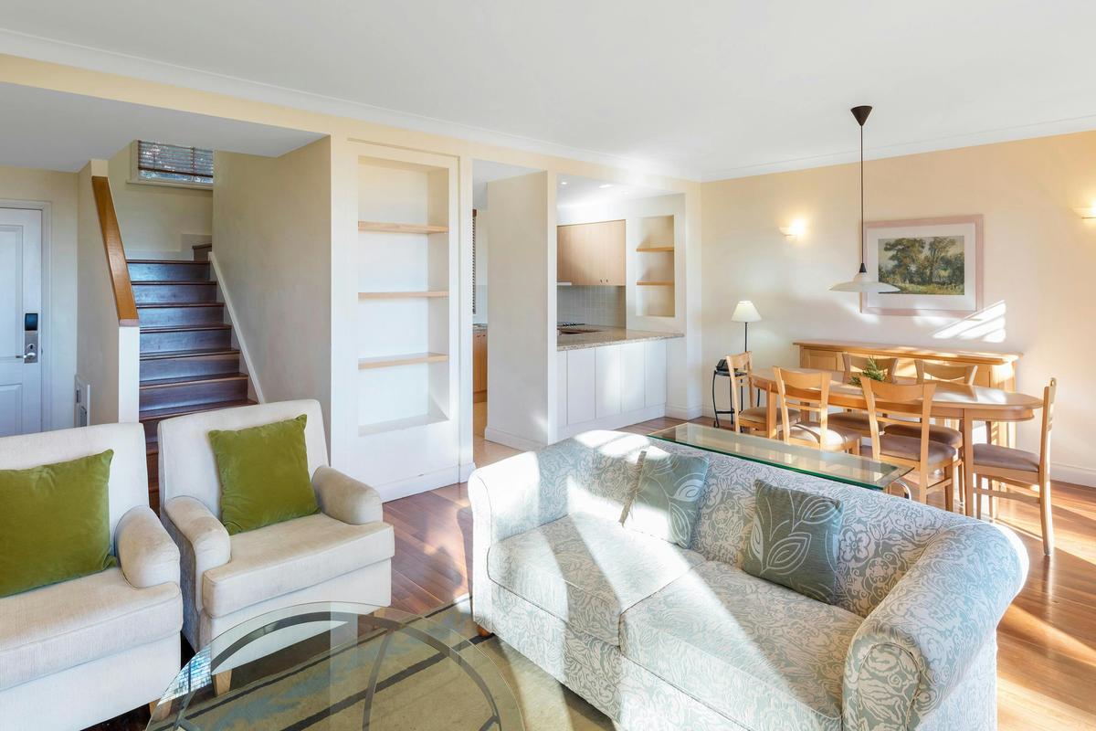 Oaks Cypress Lakes Resort 3 Bedroom Villa Living 2