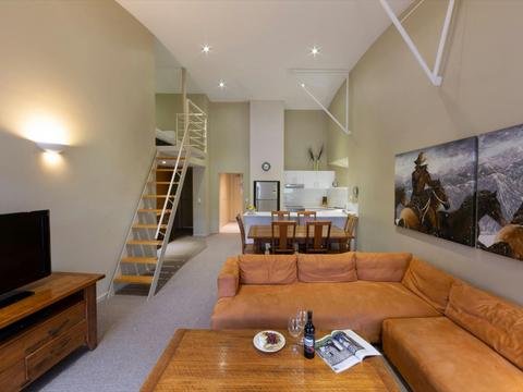 Lake View Apartment - Interior