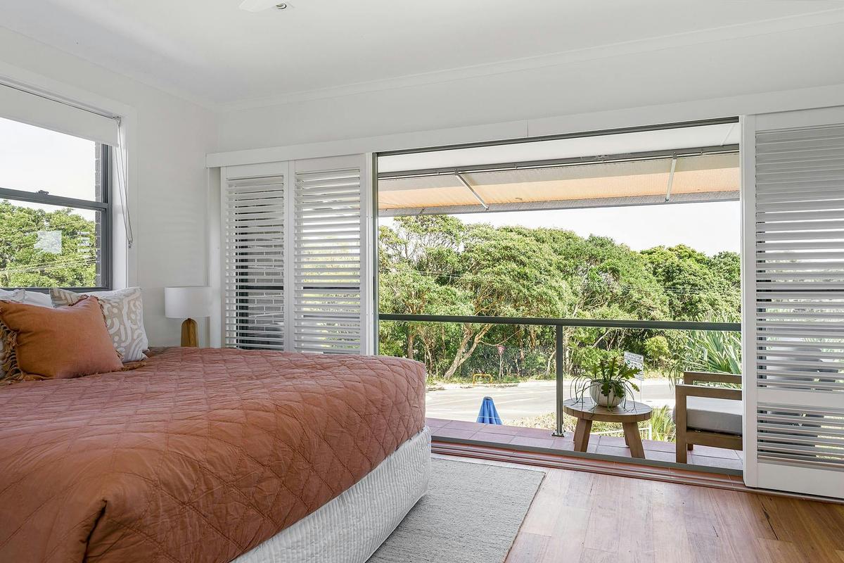 1 James Cook Apartments - Byron Bay - Bedroom (