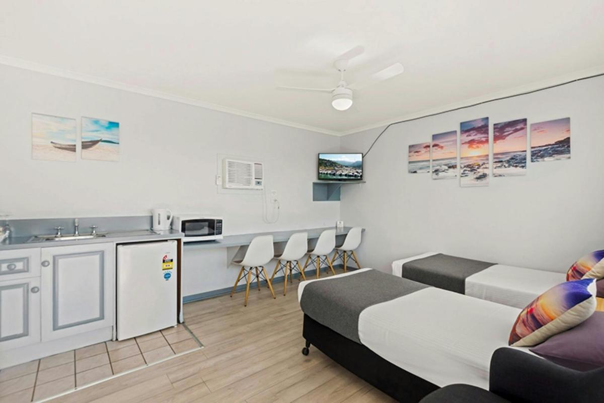 Pacific Motel