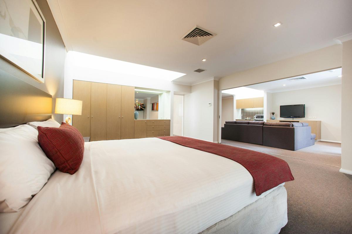 King Spa Room