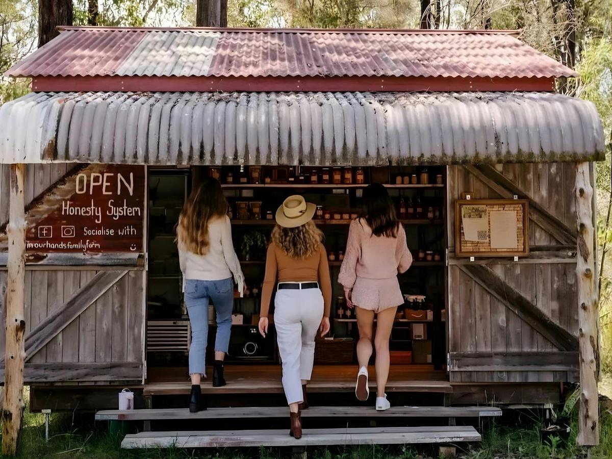 customers entering farmgate