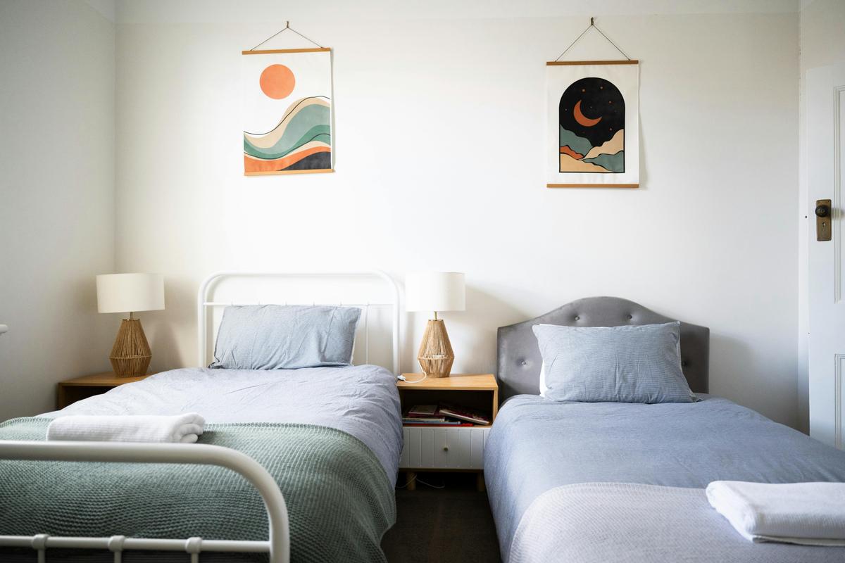 kids/ single bed room