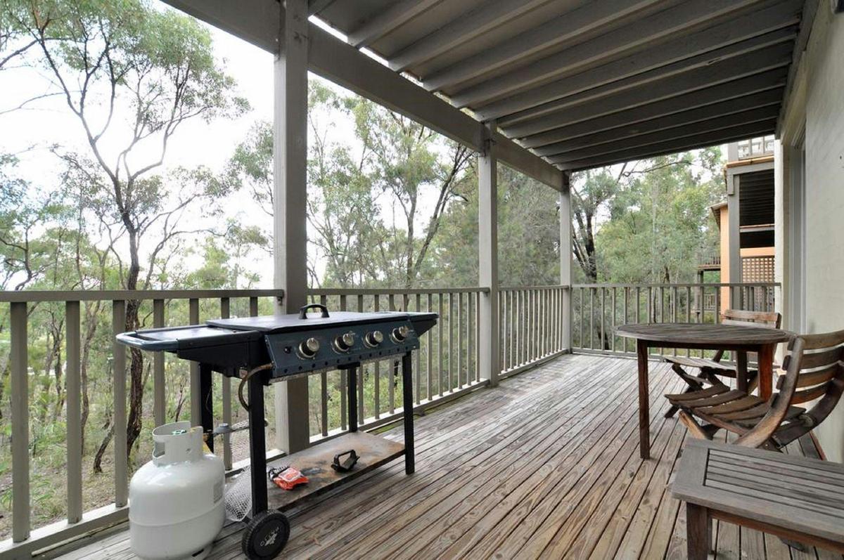 Villa Pinot balcony