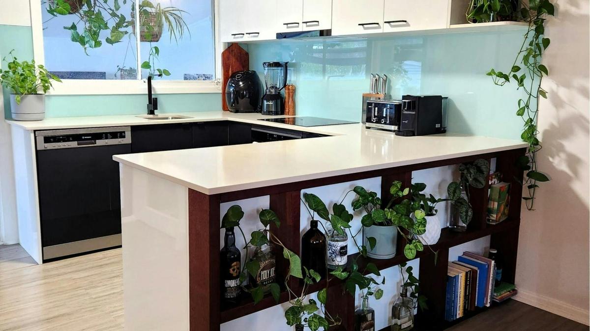Kitchen with dishwasher