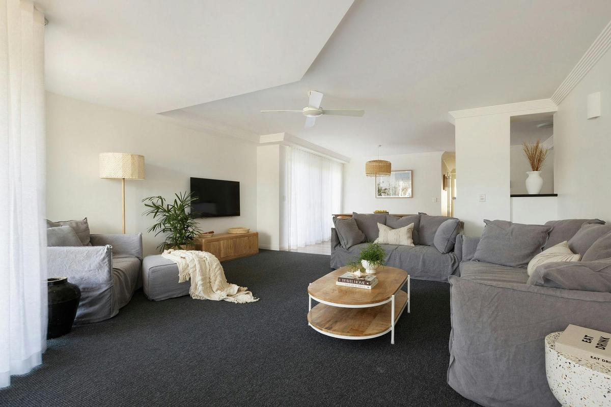 Oceanfront Byron Palms - Byron Bay - Living Area