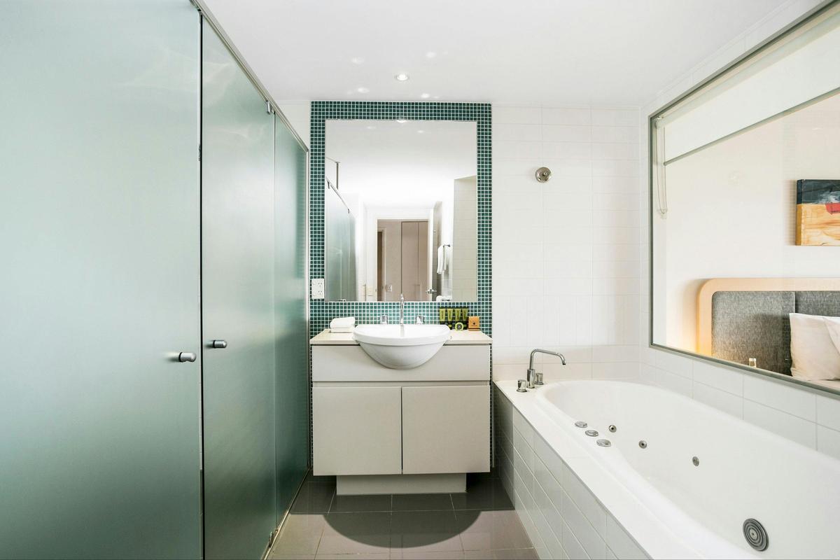 One Bedroom Spa Suite