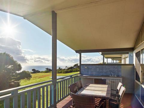 Oceanbreeze Spa Villa