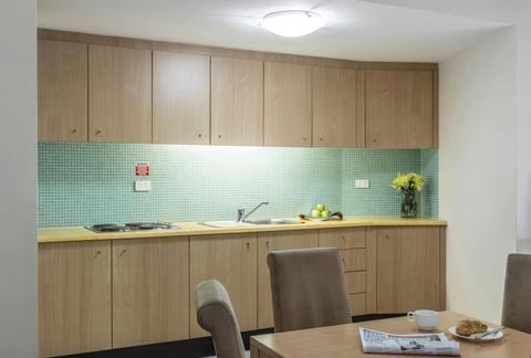 Oaks-Waterfront-Resort-1-Bedroom-Ocean-View-kitchen