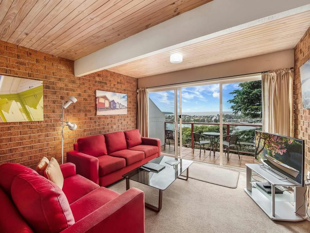 Lounge room