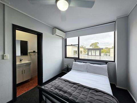 Panania Hotel, Panania NSW - Signature Double Room (Ensuite)