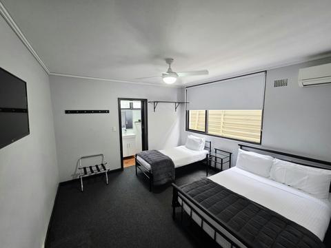 Panania Hotel, Panania NSW - Trio Room (Ensuite)