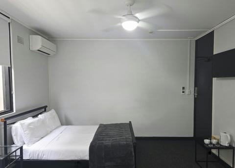 Panania Hotel, Panania NSW - Double Room (Shared Bathroom)
