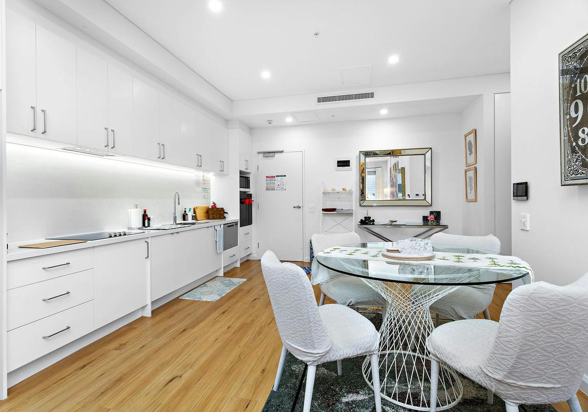 Dining/Kitchen