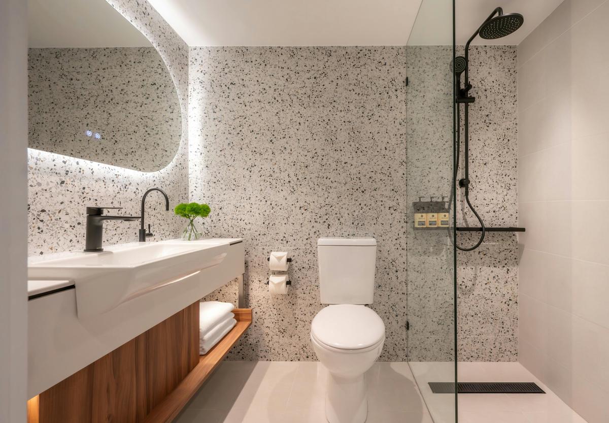 Superior/Deluxe Bathroom