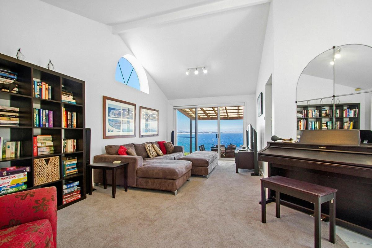 lounge room