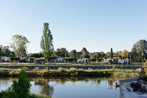 Queanbeyan Riverside Caravan Park