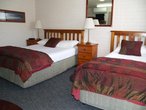 Deluxe Twin Share Room