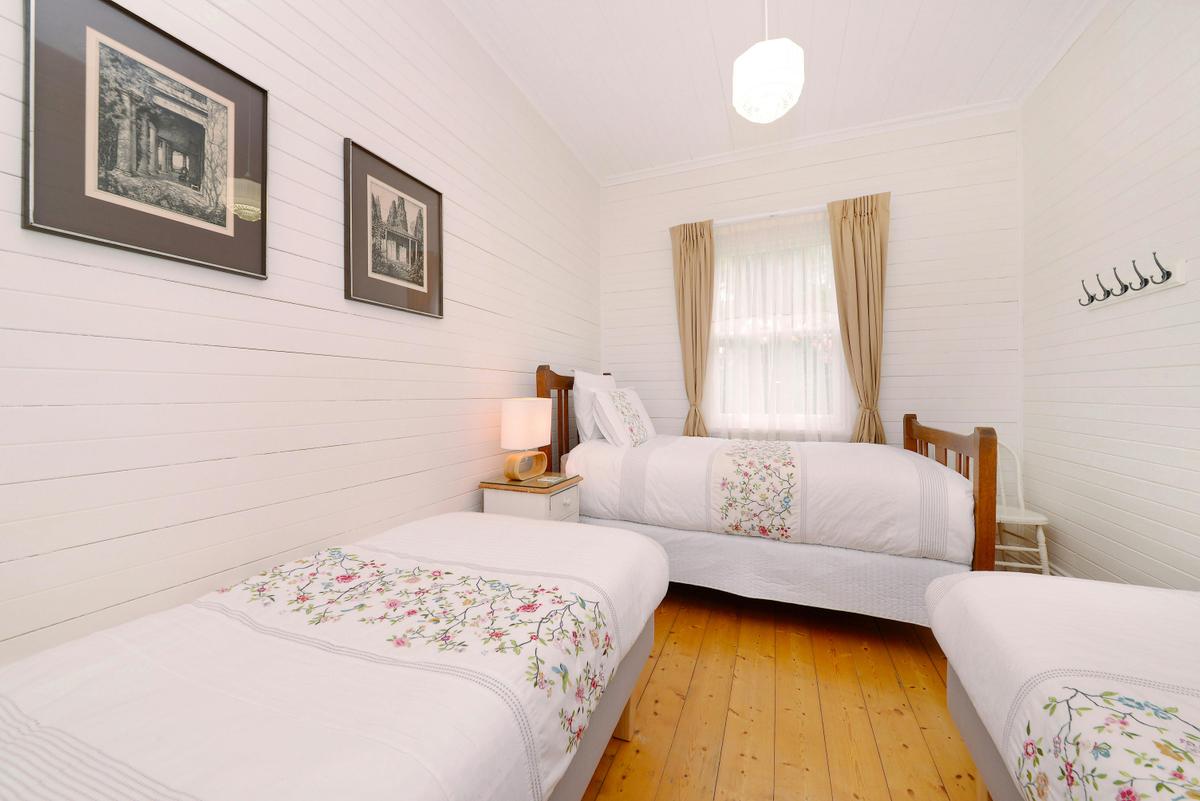 King single, two single beds