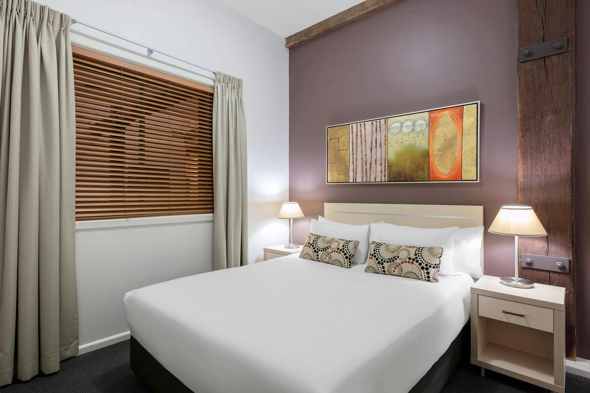 Oaks Goldsbrough 1 Bedroom Apartment Bedroom HR