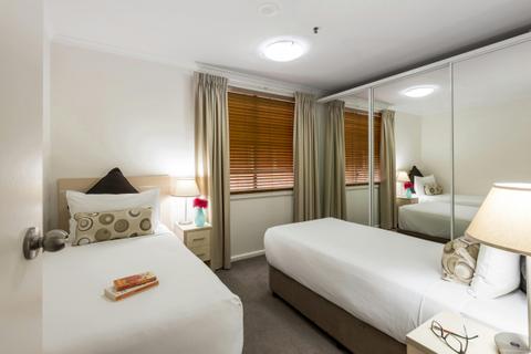 Oaks-Goldsbrough-Apartments-2-Bedroom-Apartment-Bedroom-2