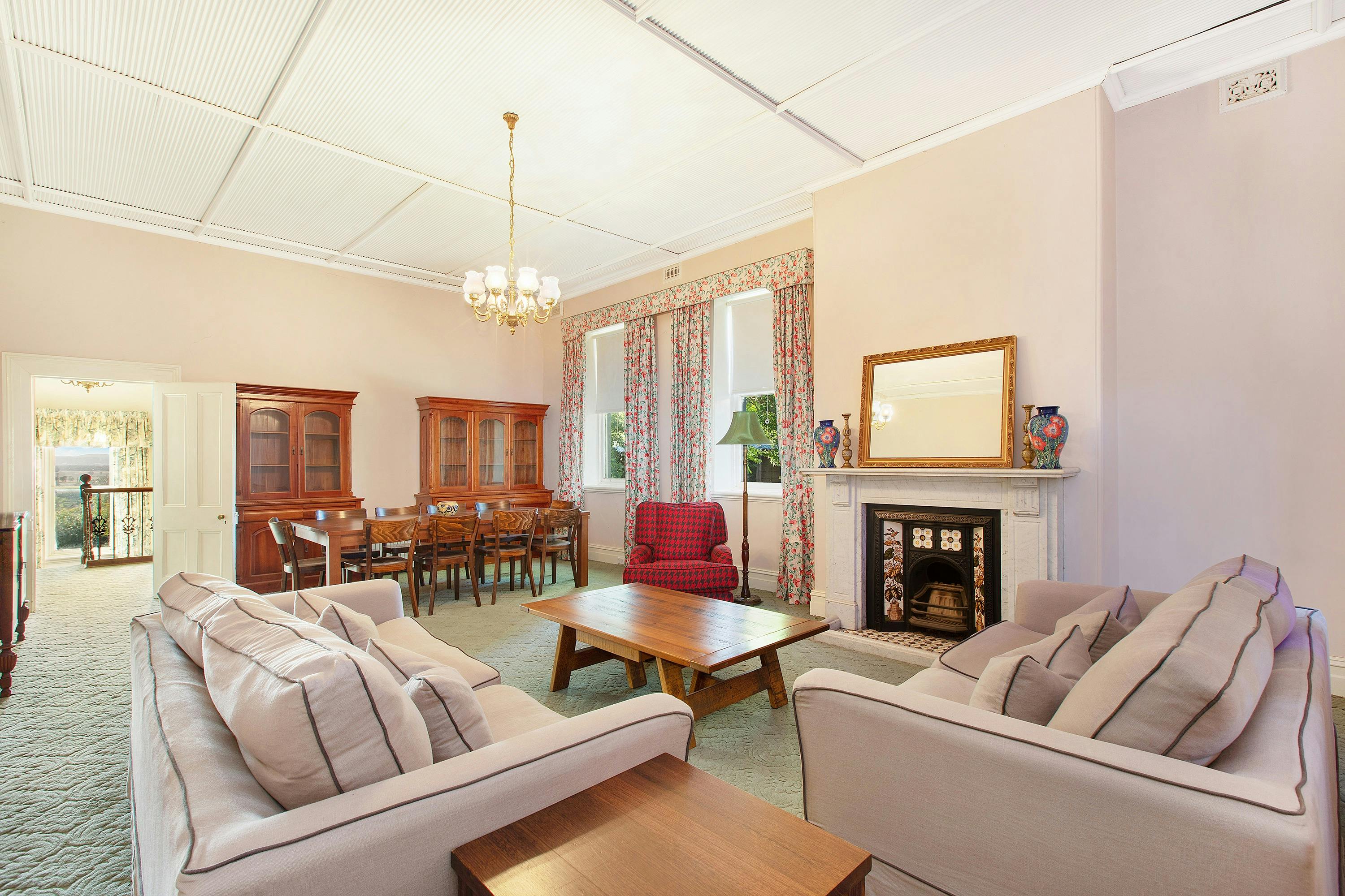 90 Macquarie Street, Cowra