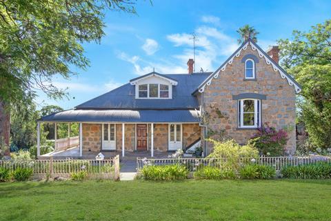 External Photo from Macquarie Street