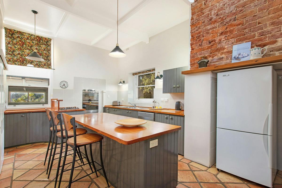90 Macquarie Street, Cowra