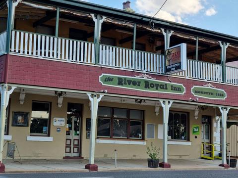 River Royal Inn