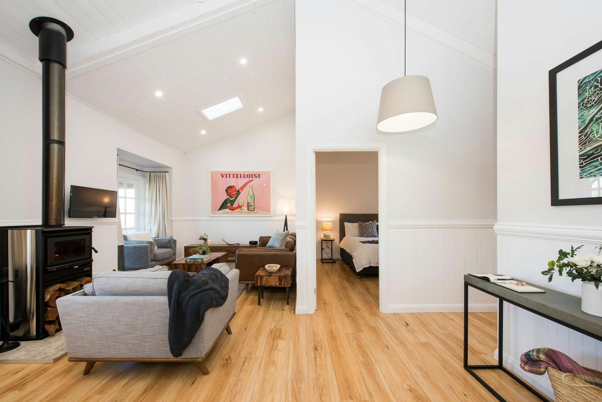 Spacious 2 bedroom Cottage with wood fires and cracking views.