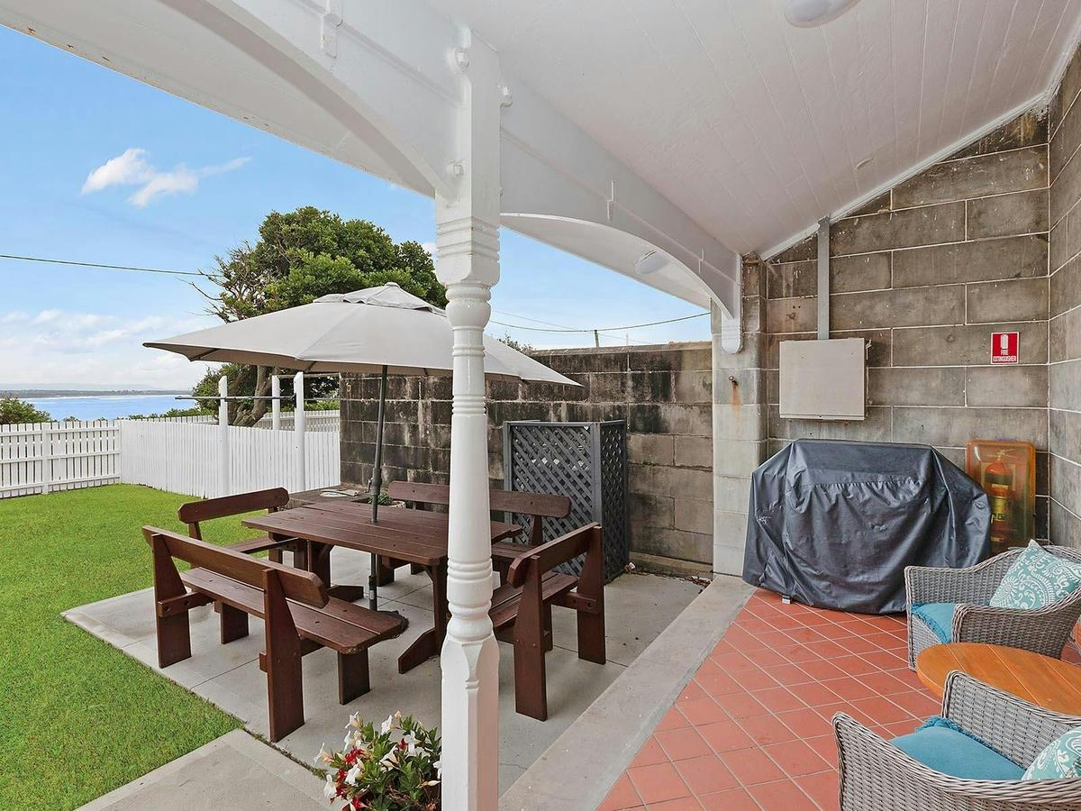 Norah Head Assistant Lightkeepers Quarters - verandah