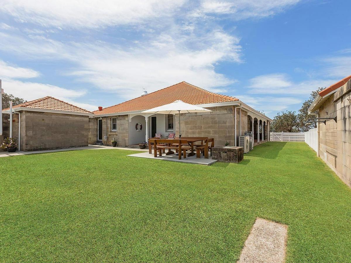 Norah Head Lighthouse Quarters - Head Lightkeeper - Exterior furniture