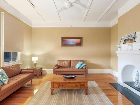 Norah Head Assistant Lightkeepers Quarters - living room