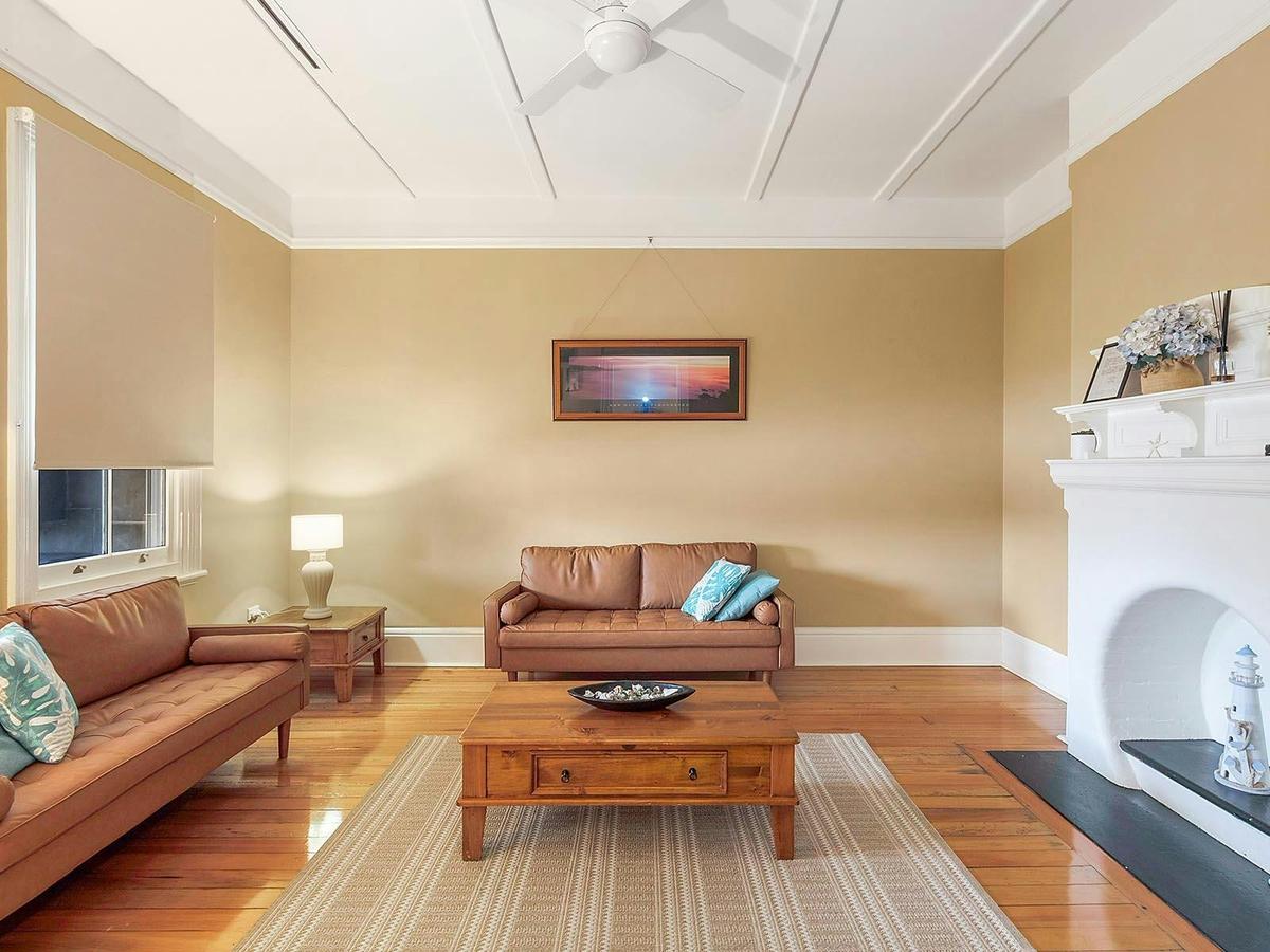 Norah Head Assistant Lightkeepers Quarters - living room