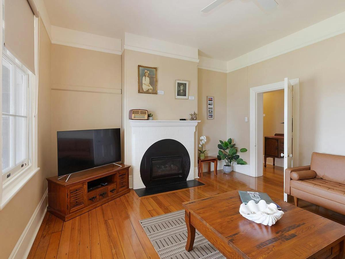 Norah Head - Head Lighthouse Quarters - Living room