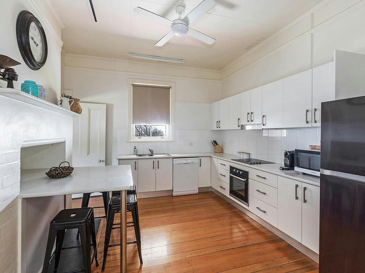 Norah Head - Head Lighthouse Quarters - Kitchen