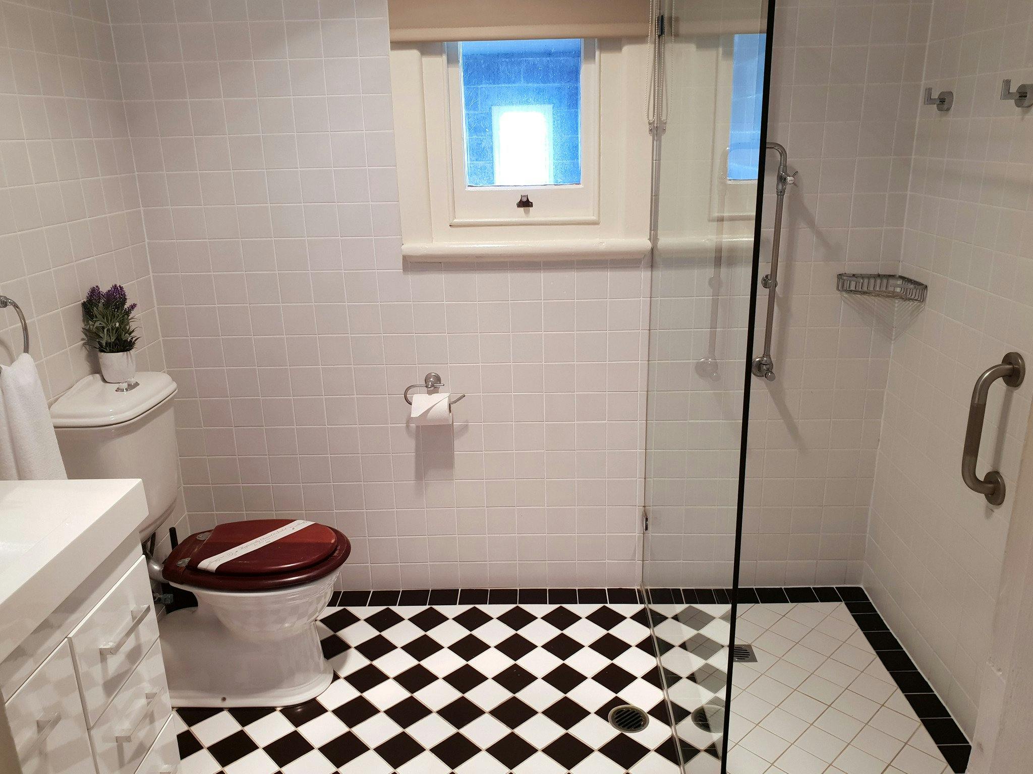 Norah Head Lighthouse heritage listed bathroom