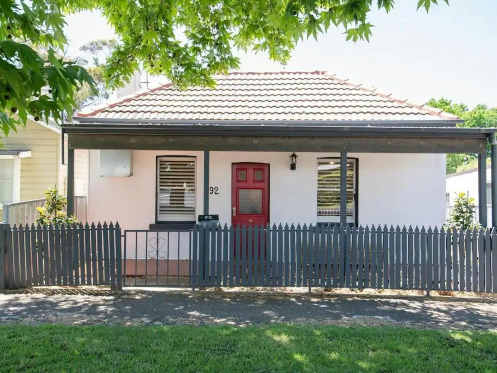 Front of Orana Cottage