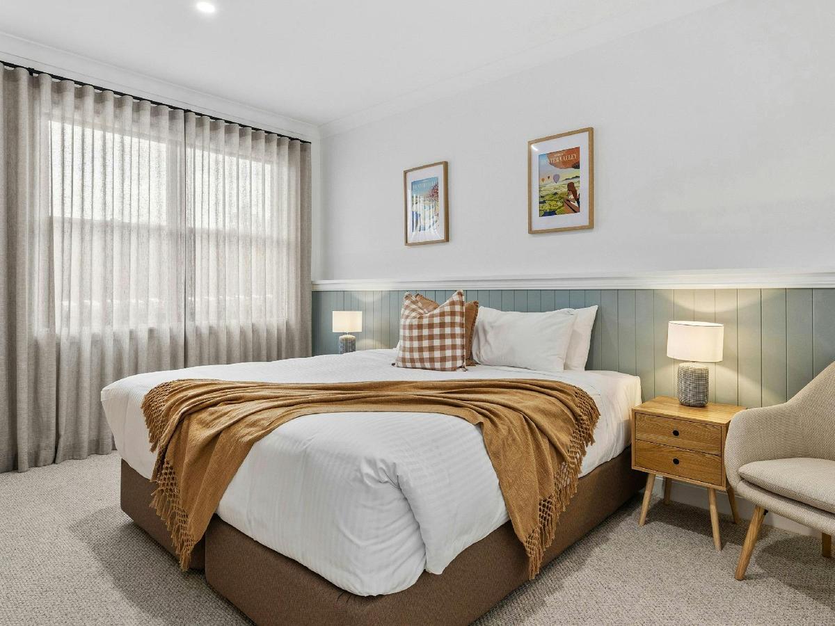 Pirama bedroom