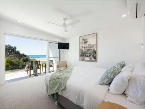 Pure Aqua Luxury Beach House Woolgoolga
