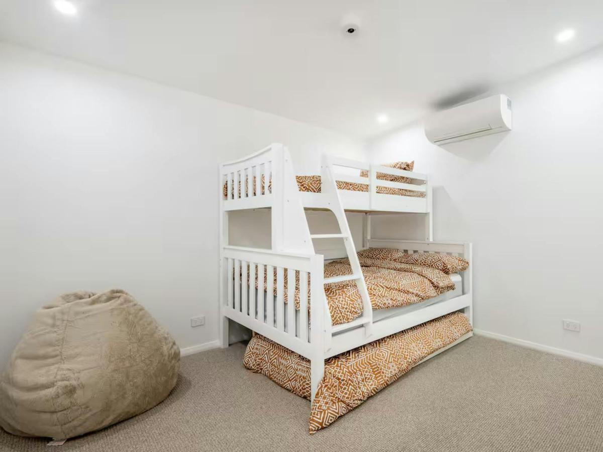 Pure Aqua - Third Bedroom