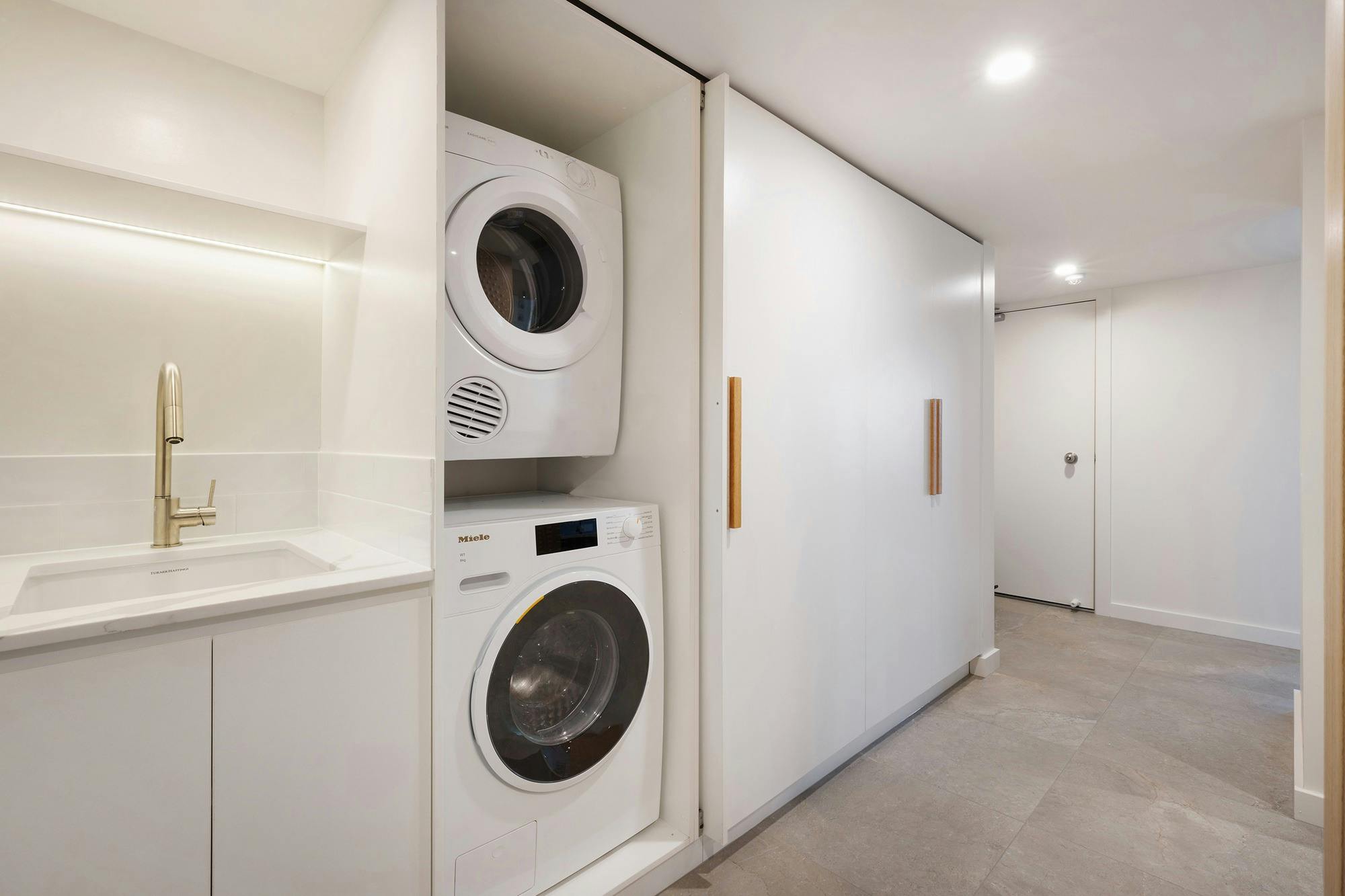 Pacific Blue - Byron Bay - Laundry