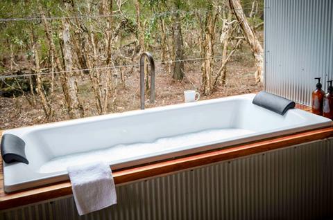 Deluxe Plus Outdoor Bath