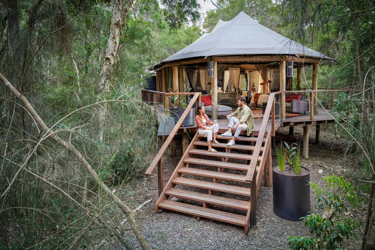 King Deluxe tent exterior