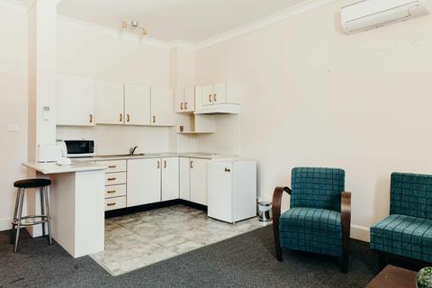 Port Macquarie Hotel, Port Macquarie NSW - King Room with Ensuite & Kitchenette