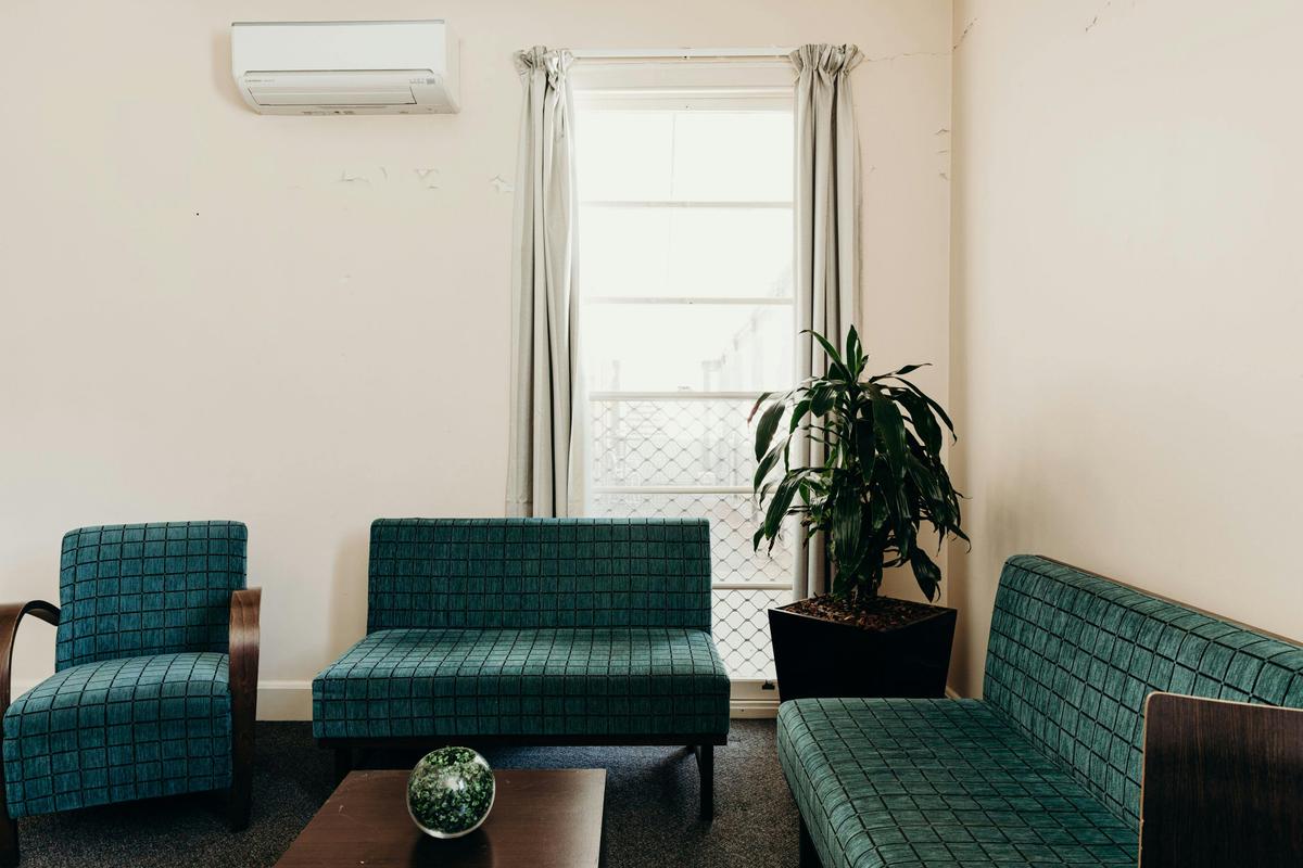 Port Macquarie Hotel, Port Macquarie NSW - King Room with Ensuite & Kitchenette