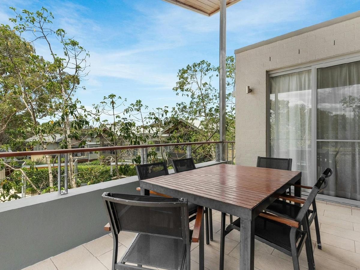 Grand Mercure Apartments Dining Area